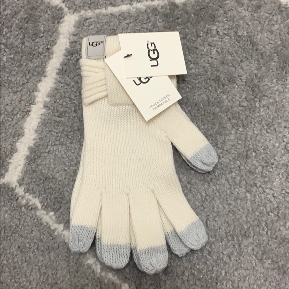 UGG gloves touchscreen